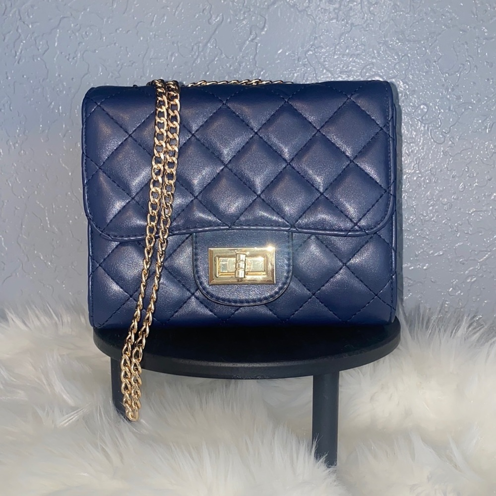 CHRISTIAN LACROIX BLUE QUILTED CHAIN PURSE‎